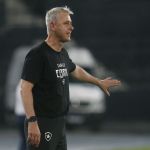 Técnico do Botafogo vê início de Carioca como pré-temporada e irá 'rodar o elenco'