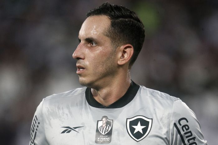 Gatito Fernández em ação na estreia do Botafogo pelo Campeonato Carioca