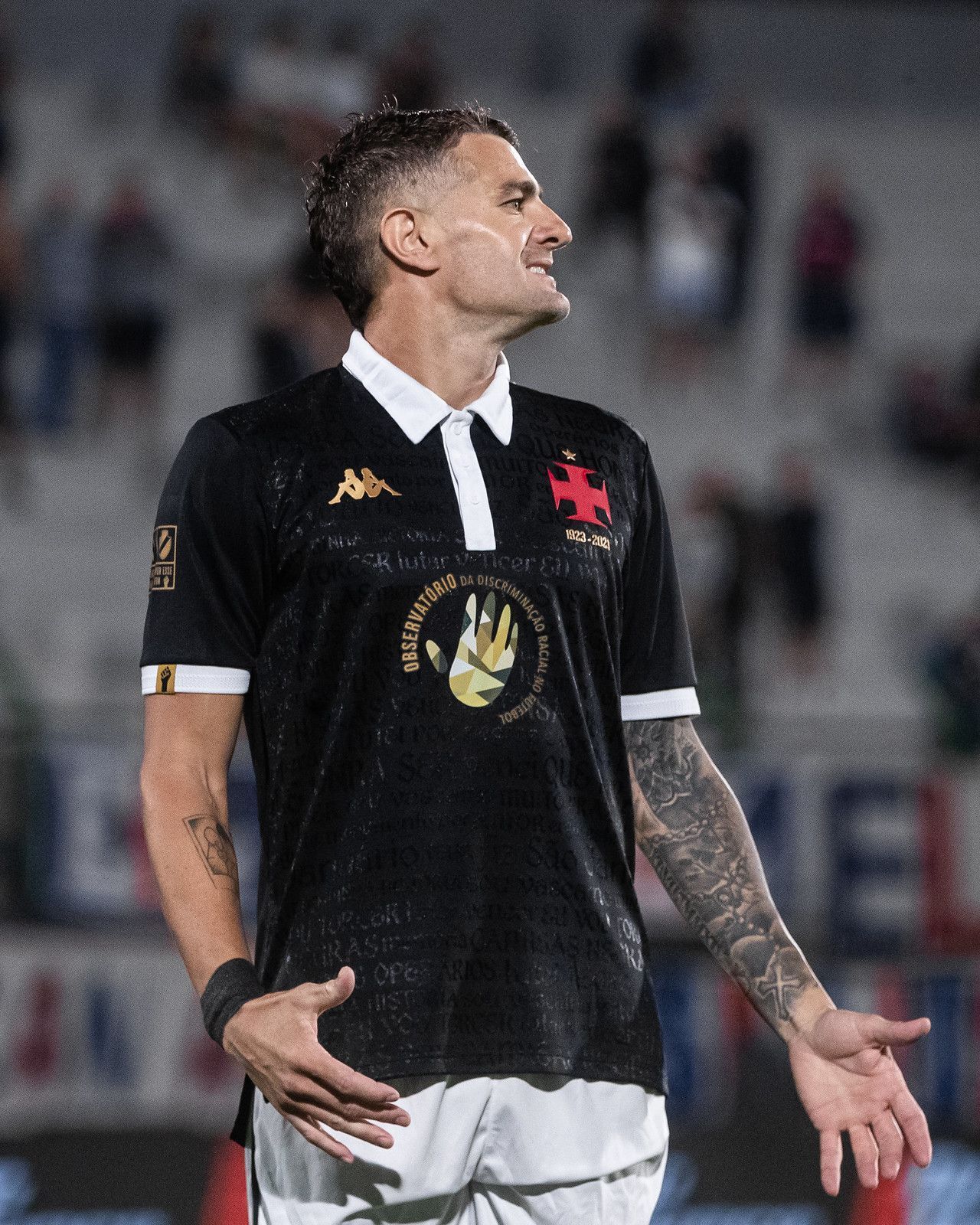Treinamento do Vasco deste sábado definirá presença de artilheiro em Criciúma