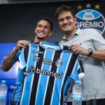 Dodi é apresentado no Grêmio e fala sobre retorno ao clube: 'Me sinto em casa'