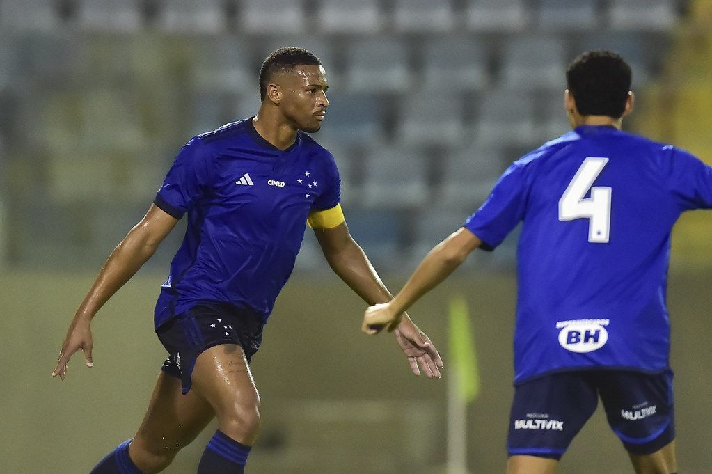 Cruzeiro vence o Coritiba e vai à semifinal da Copa São Paulo