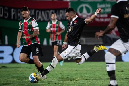 Payet foi o destaque do Vasco no jogo com o Maldonado