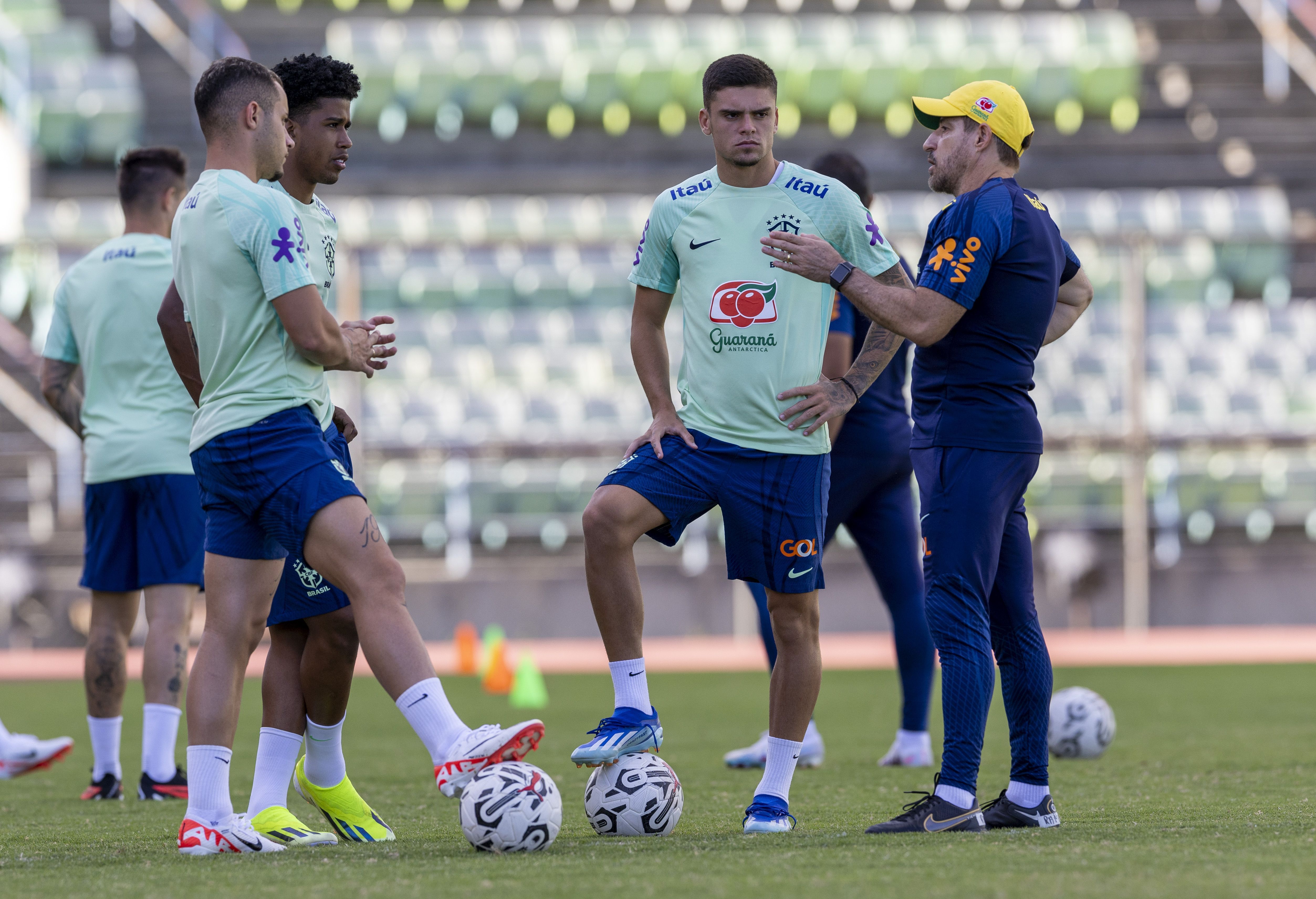 Gramado de estádio da fase final do Pré-Olímpico preocupa a Conmebol