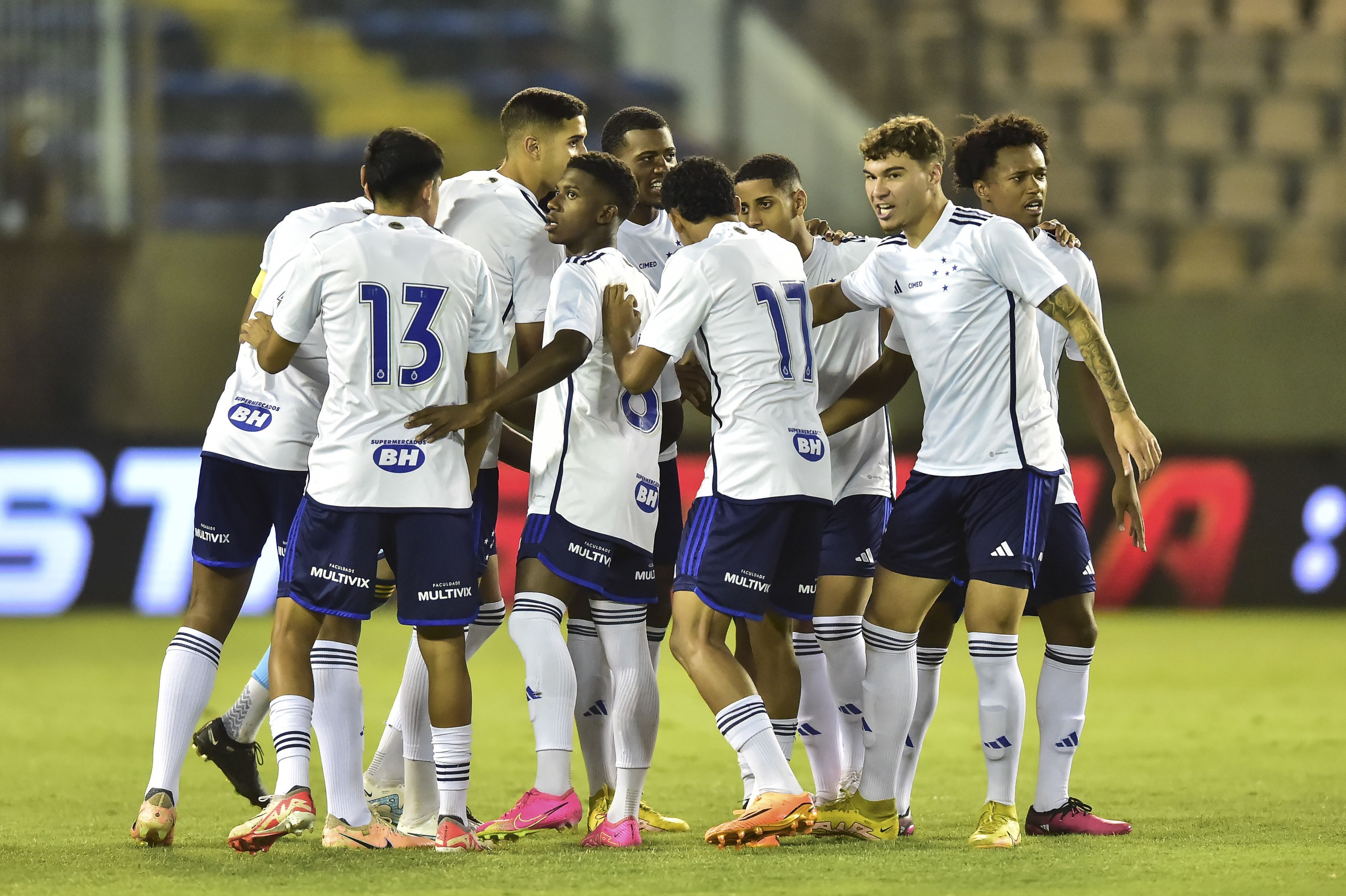Cruzeiro enfrenta o Corinthians em busca do bicampeonato da Copinha