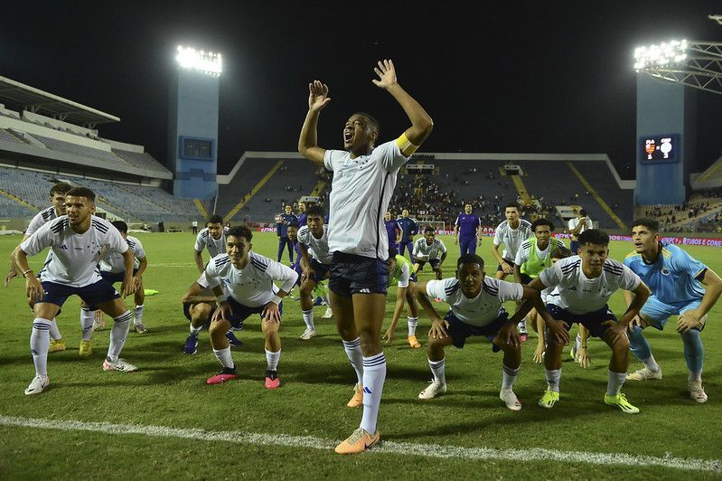 Cruzeiro mostra força na base e vai à final da Copinha após títulos em 2023