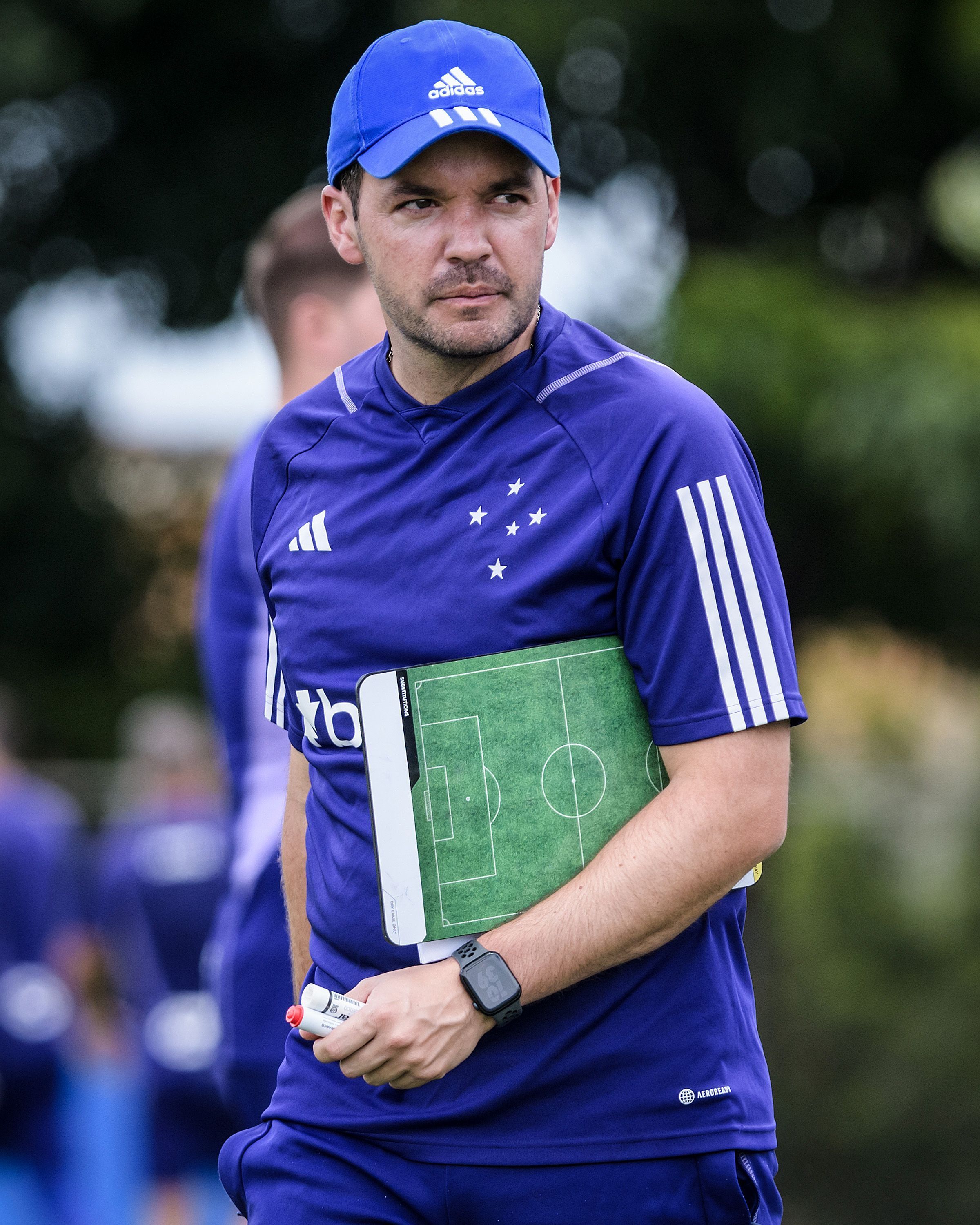Larcamón define esquema tático do Cruzeiro para estreia do Mineiro