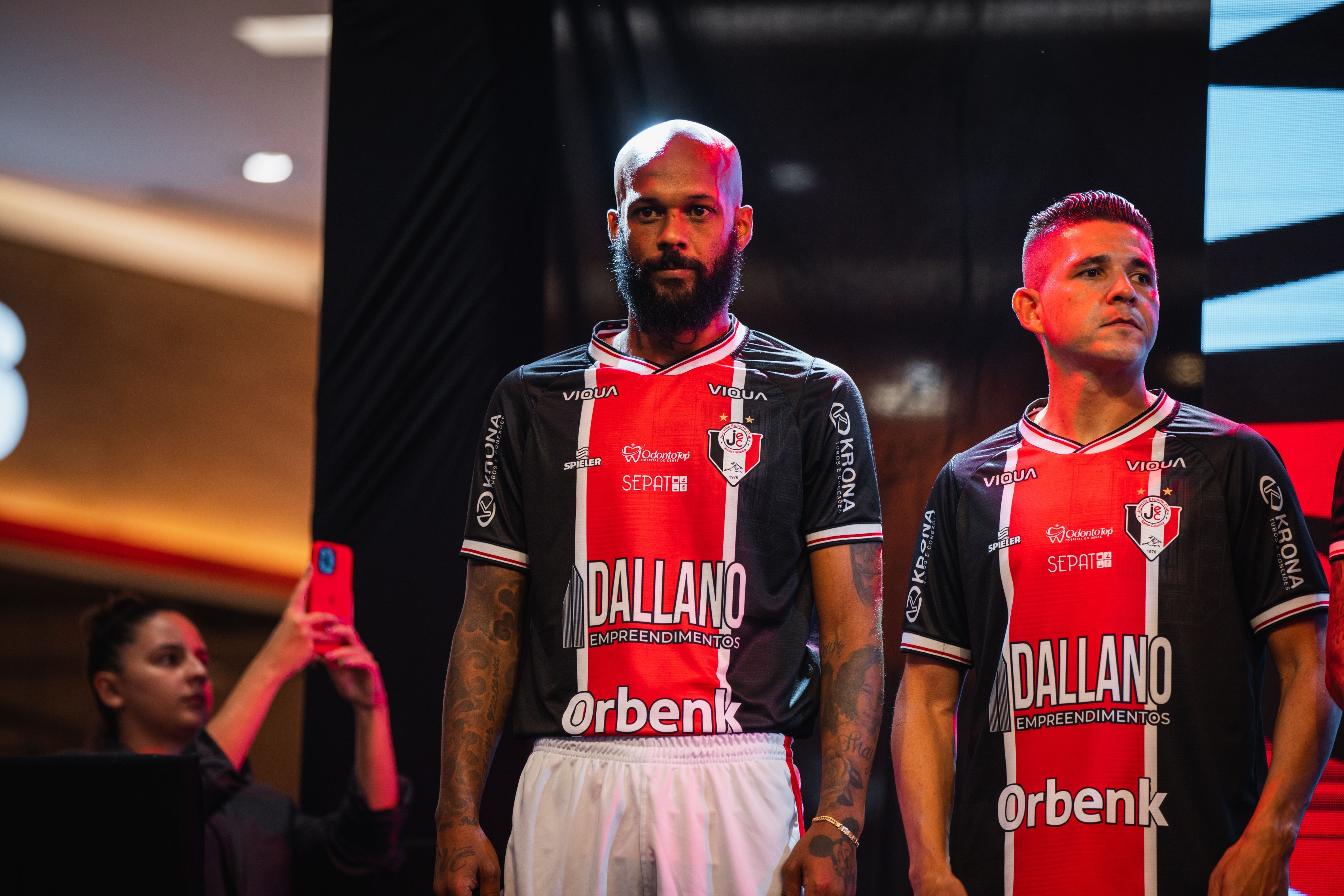 Ex-Cruzeiro é anunciado por equipe paranaense