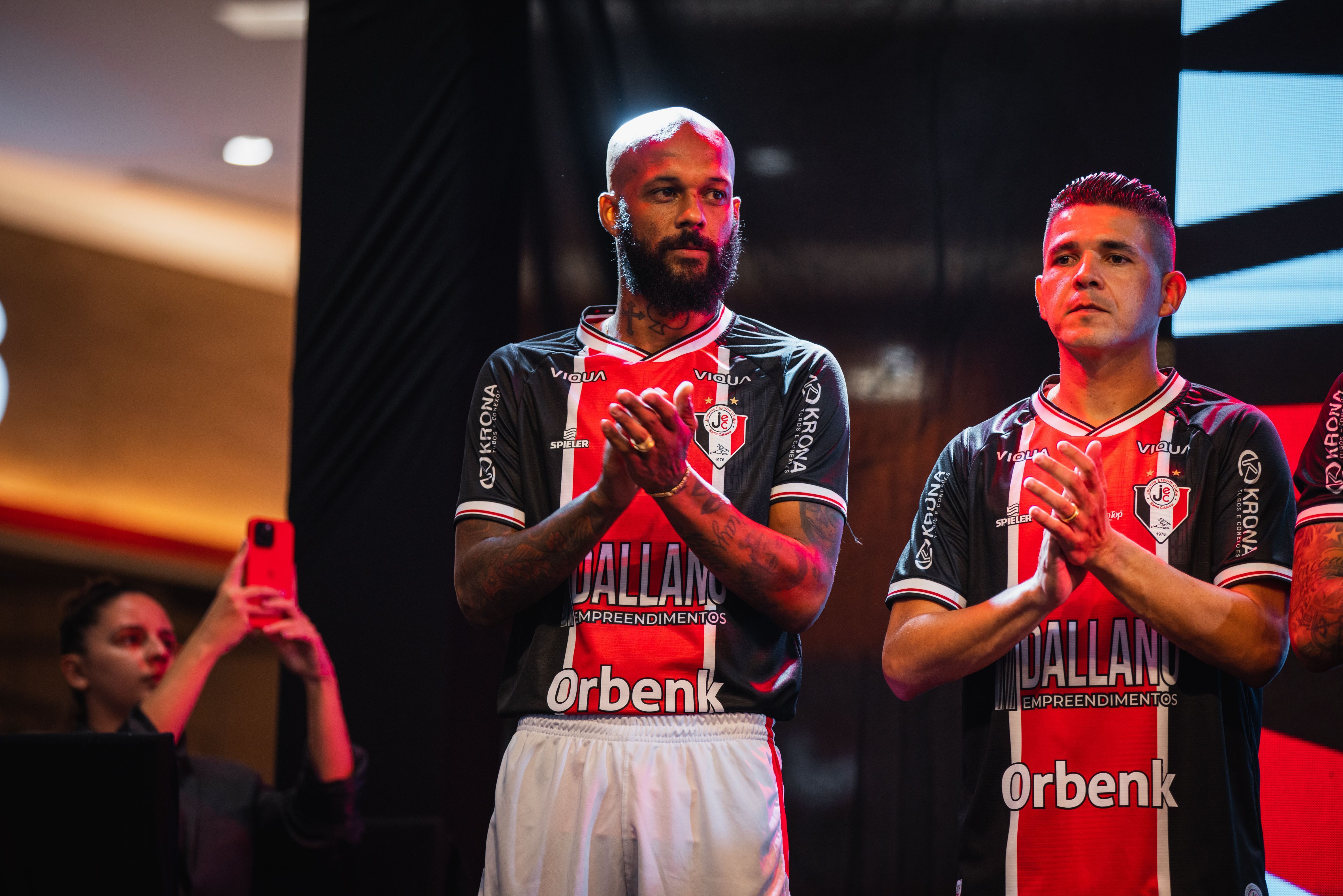 Ex-Cruzeiro tem mais cartões do que jogos em Estadual