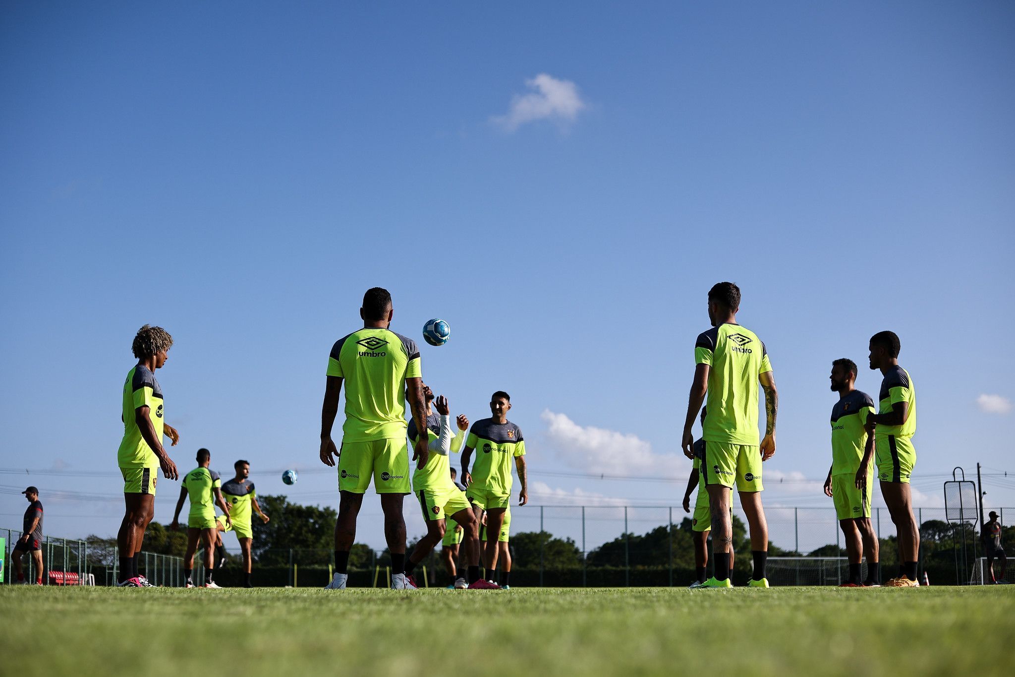 Com mudanças, Sport está escalado para duelo contra o Maguary; veja times
