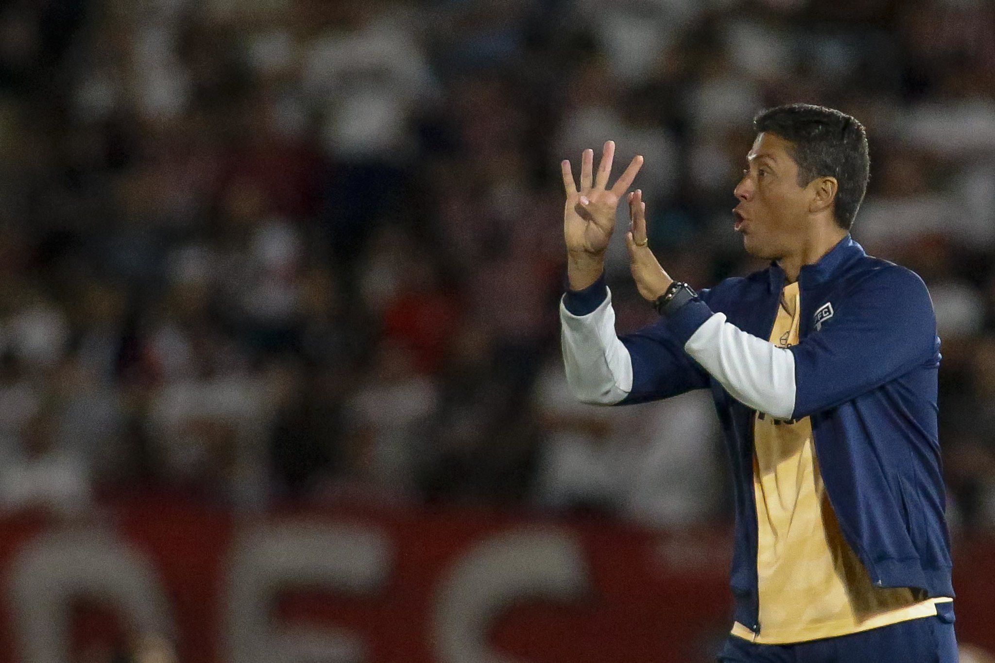 Carpini evita cravar voltas de James Rodríguez, Rafinha e Arboleda ao São Paulo