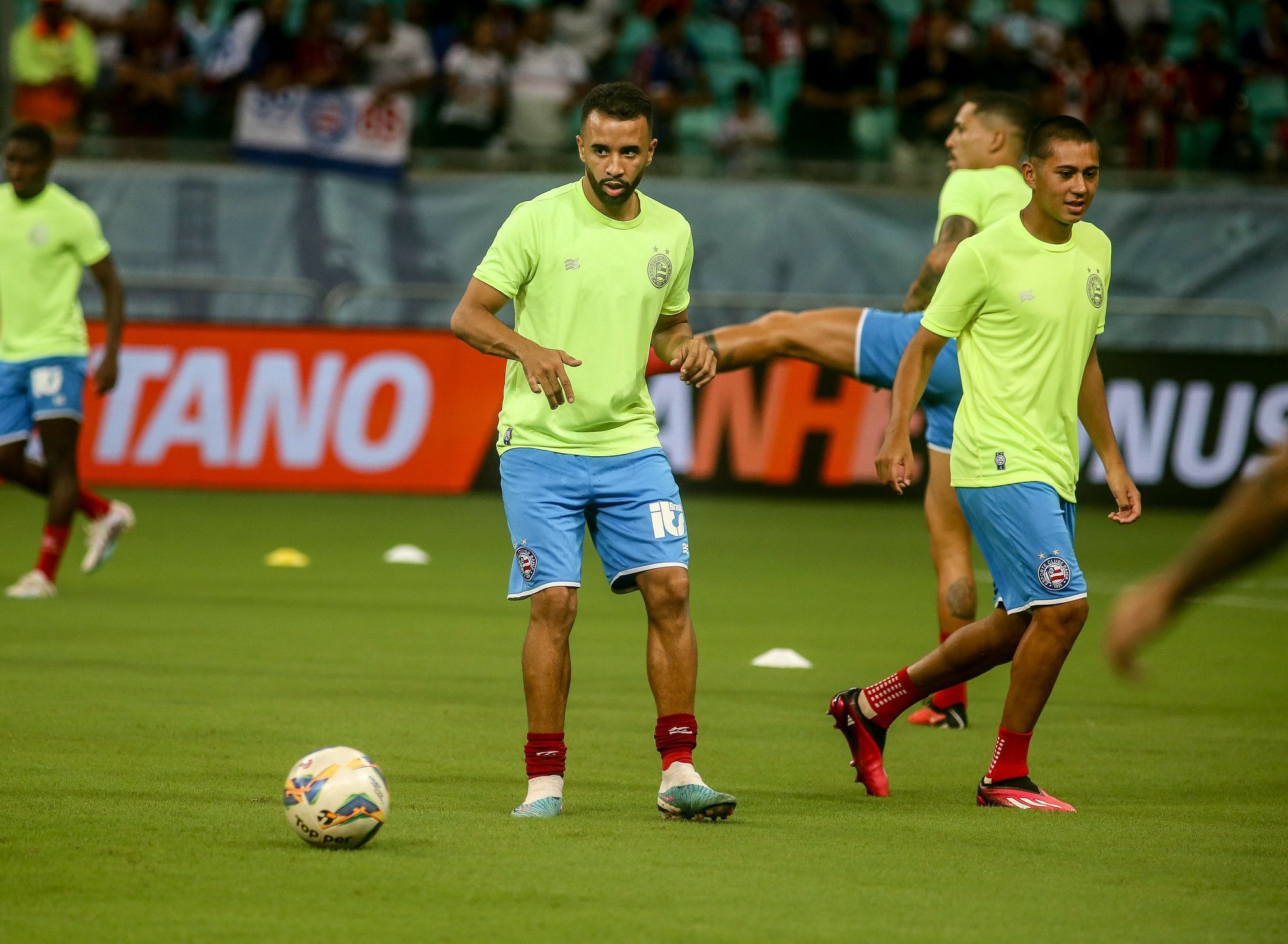 Bahia vai rodar elenco em jogo contra o Bahia de Feira, revela Rogério Ceni