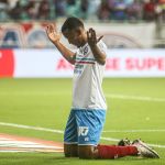 Rezende esbanja regularidade e encanta Rogério Ceni: 'Sabe fazer todas as funções'