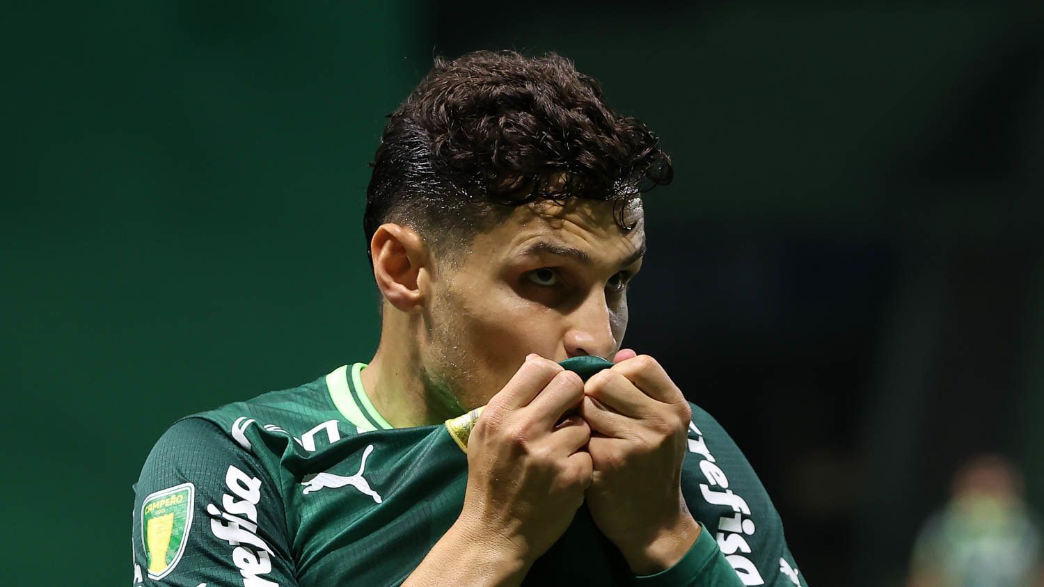 Com três gols em dois jogos, Veiga tem início de ano goleador no Palmeiras