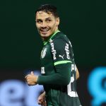 Raphael Veiga pode virar maior artilheiro do Palmeiras no século; veja lista com números do atleta