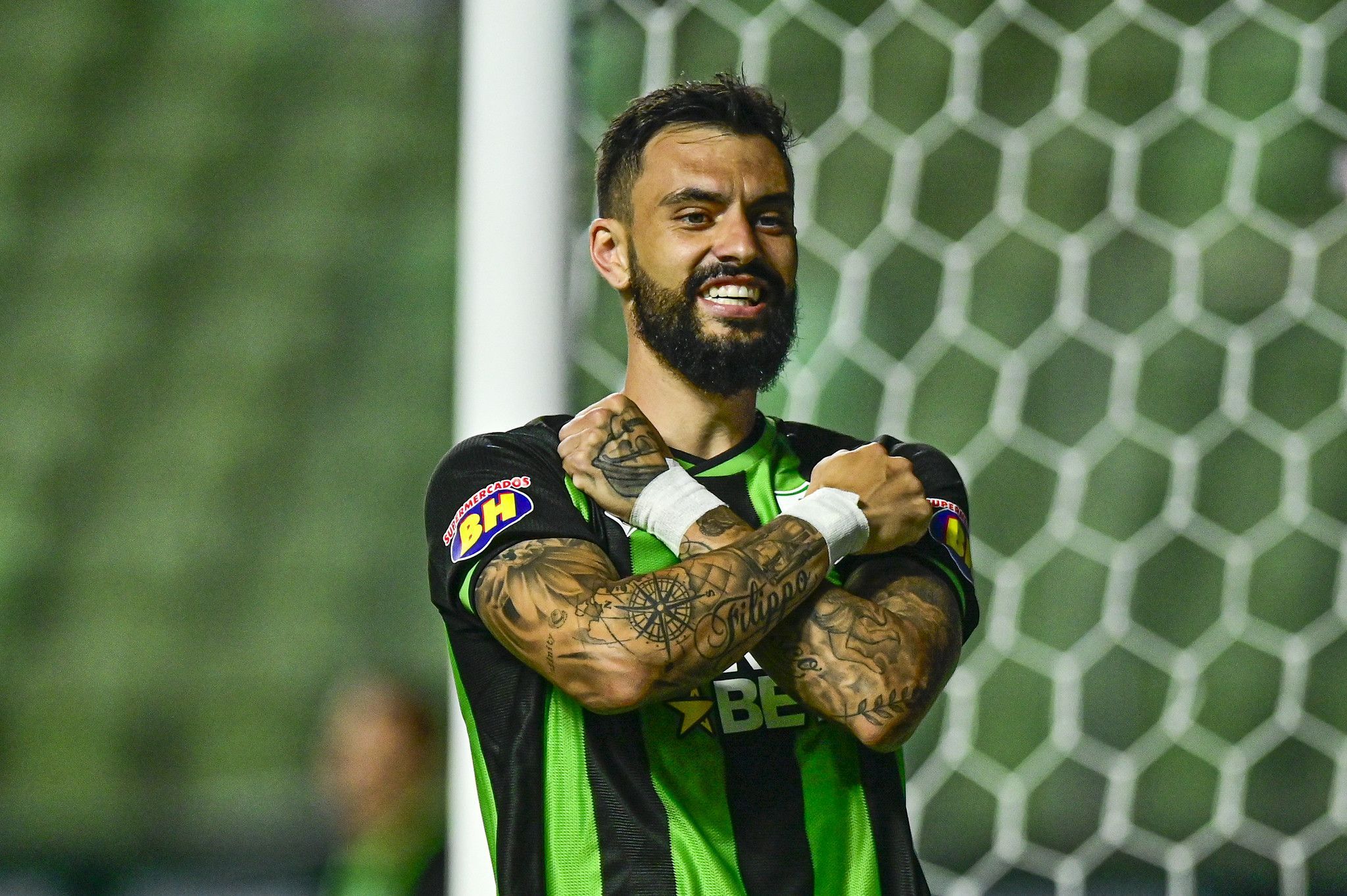 Mastriani faz cinco gols, e América atropela Pouso Alegre na estreia do Mineiro