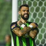 Mastriani faz cinco gols, e América atropela Pouso Alegre na estreia do Mineiro