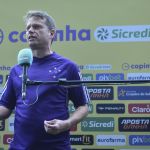 Cruzeiro anuncia saída de Fernando Seabra, ex-técnico da equipe Sub-20