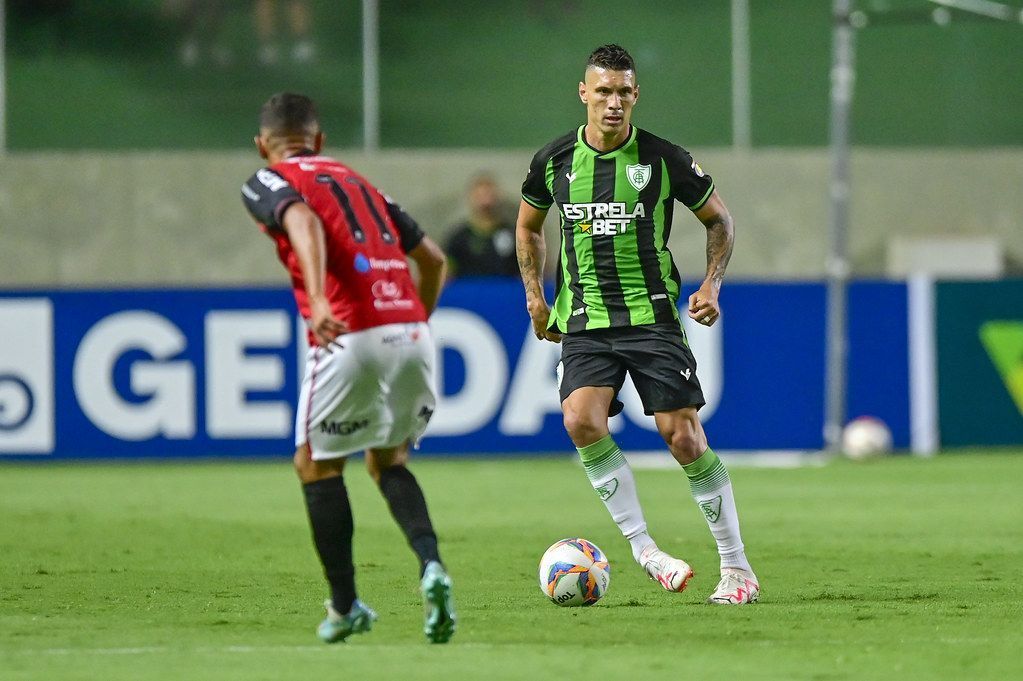 Moisés, do América, avalia resultado e projeta futuro: 'Muito o que melhorar'