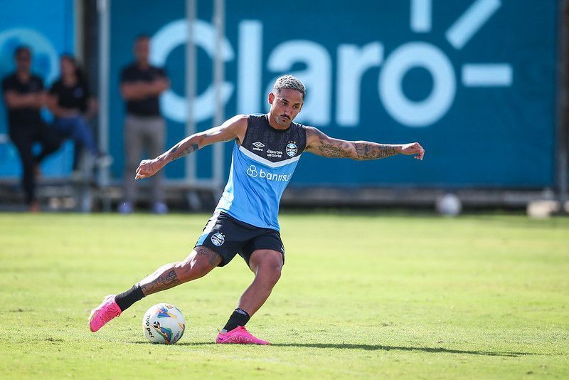 Grêmio comunica nova lesão do meia atacante Jhonata Robert