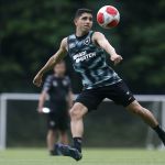 John e Savarino são relacionados pela primeira vez no Botafogo; veja a lista