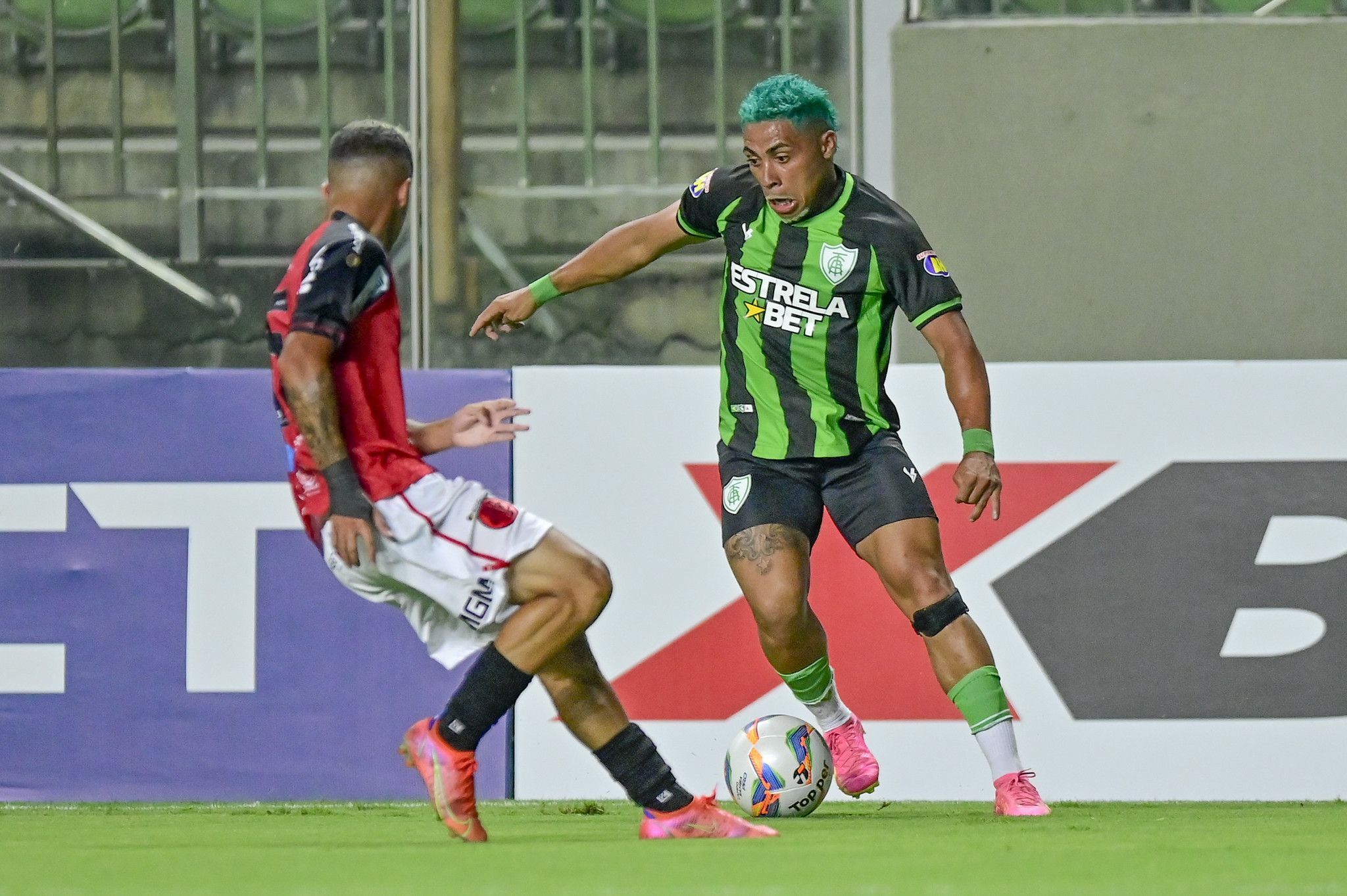 Cauan de Almeida avalia estreias no América em goleada pelo Mineiro