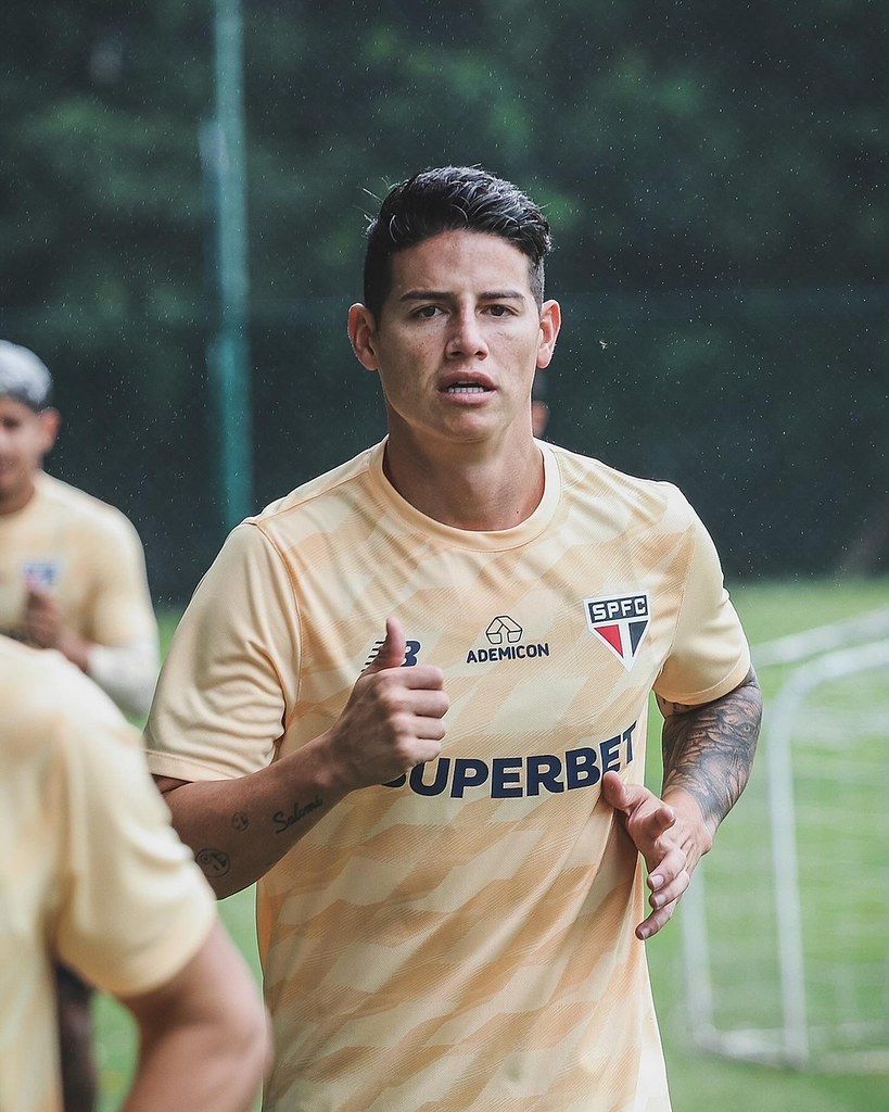 Sem jogar, James Rodríguez pede para deixar o São Paulo