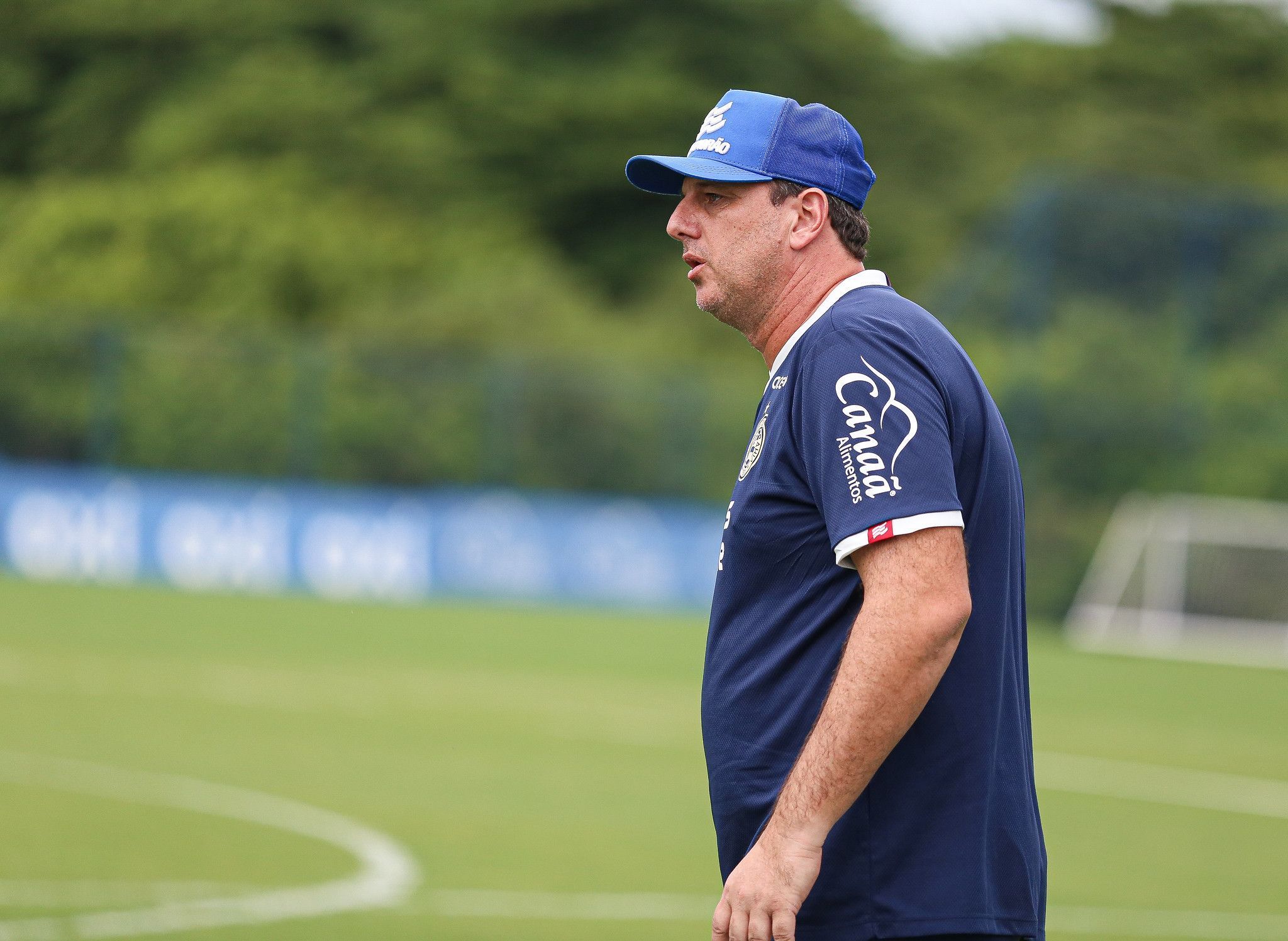 Rogério Ceni cumpre promessa e escala Bahia com sete mudanças; veja