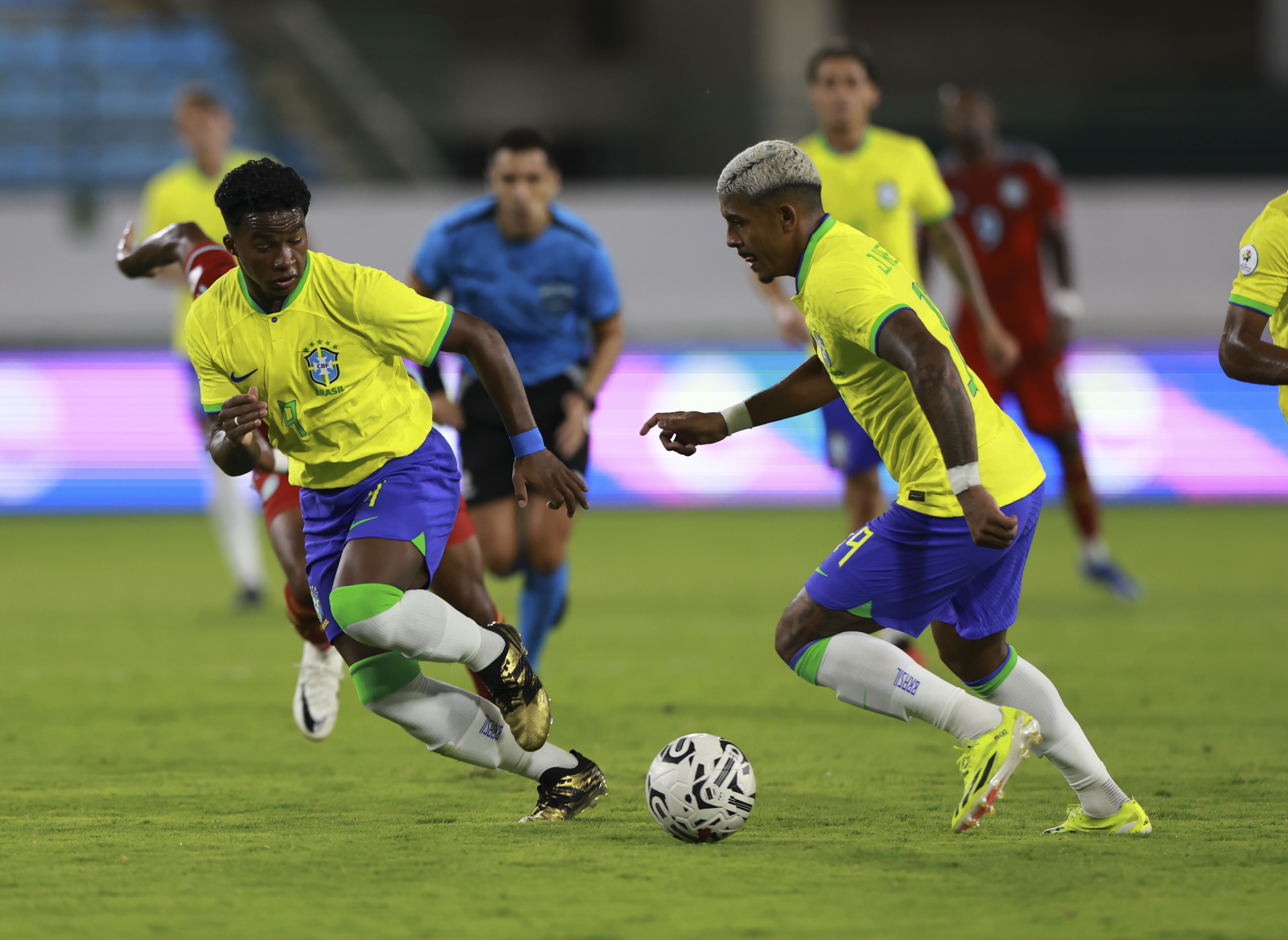 Endrick e John Kennedy decidem, e Brasil vence a Colômbia pelo Pré-Olímpico