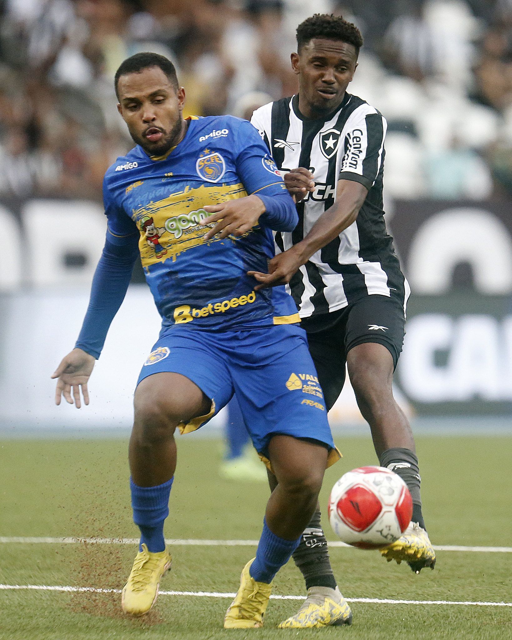 Volante ex-Cruzeiro passa por cirurgia na cervical após acidente; veja o boletim