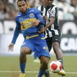 Volante ex-Cruzeiro passa por cirurgia na cervical após acidente; veja o boletim