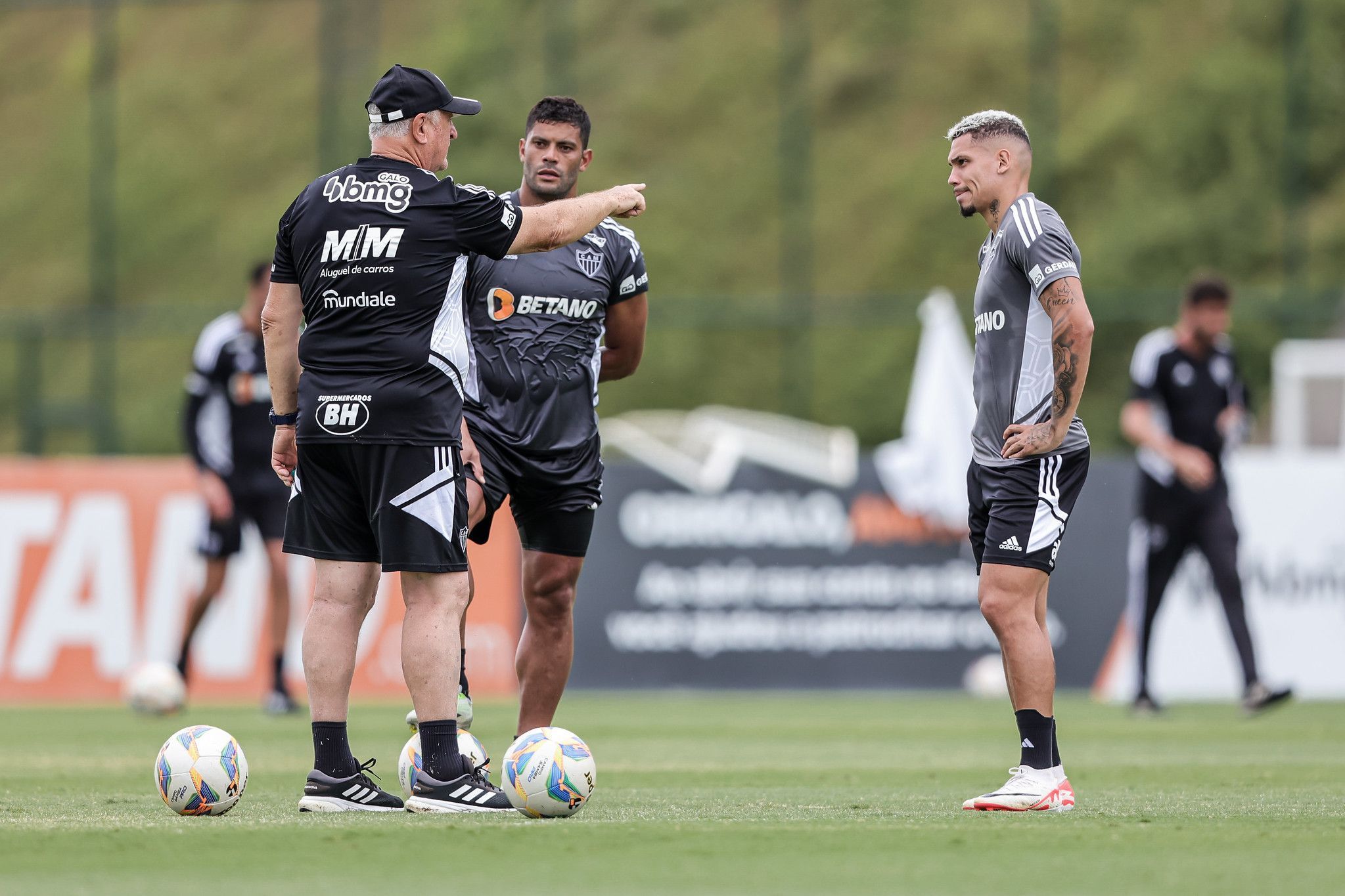 Atlético e Democrata-GV se enfrentam na Arena MRV por recuperação no Mineiro