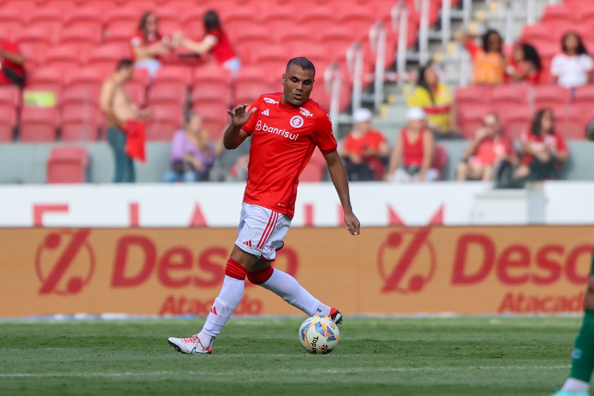 Após tropeço, Inter recebe o Caxias no Beira-Rio para buscar recuperação no Gauchão