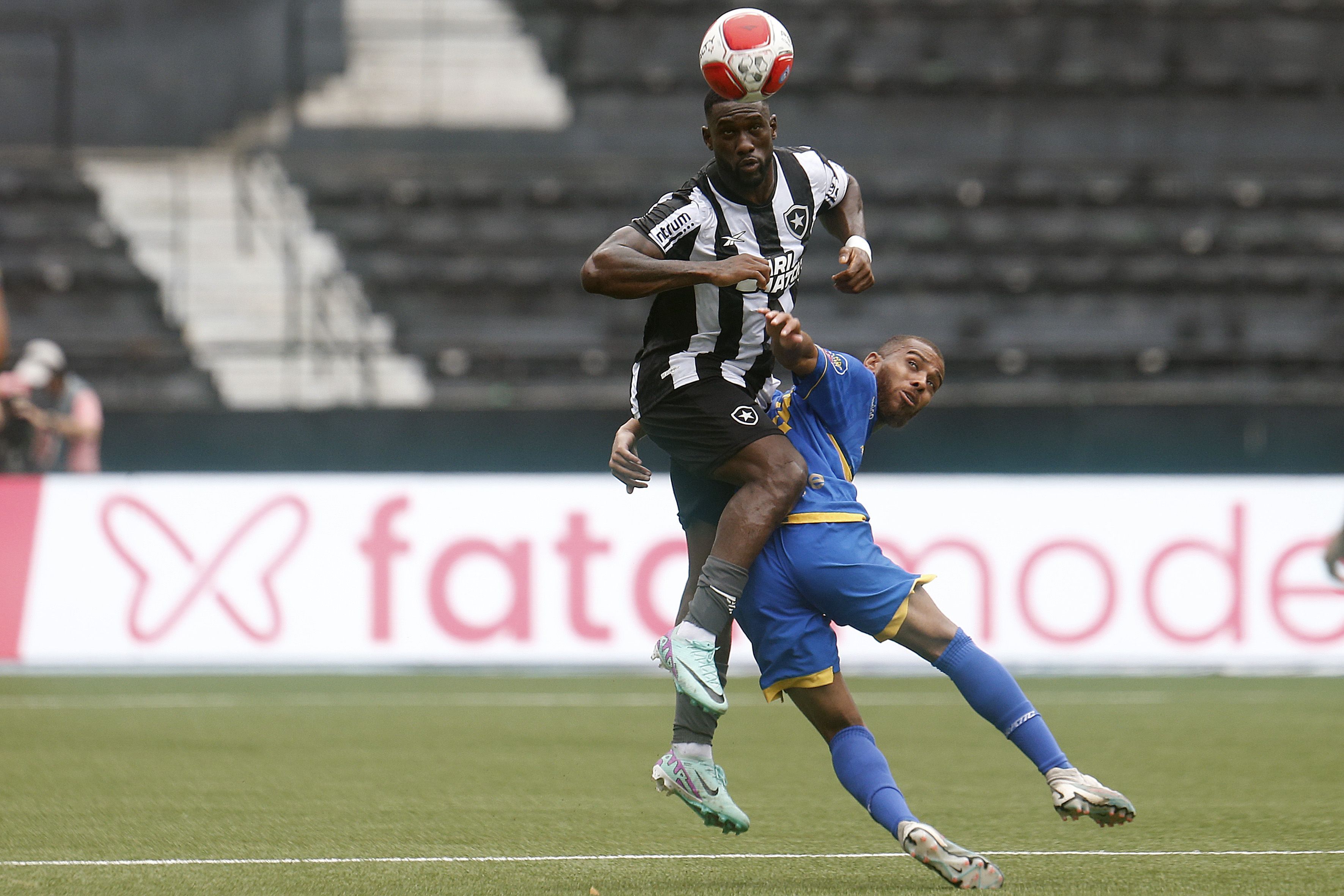 Botafogo recebe o Sampaio Corrêa em busca do bicampeonato da Taça Rio