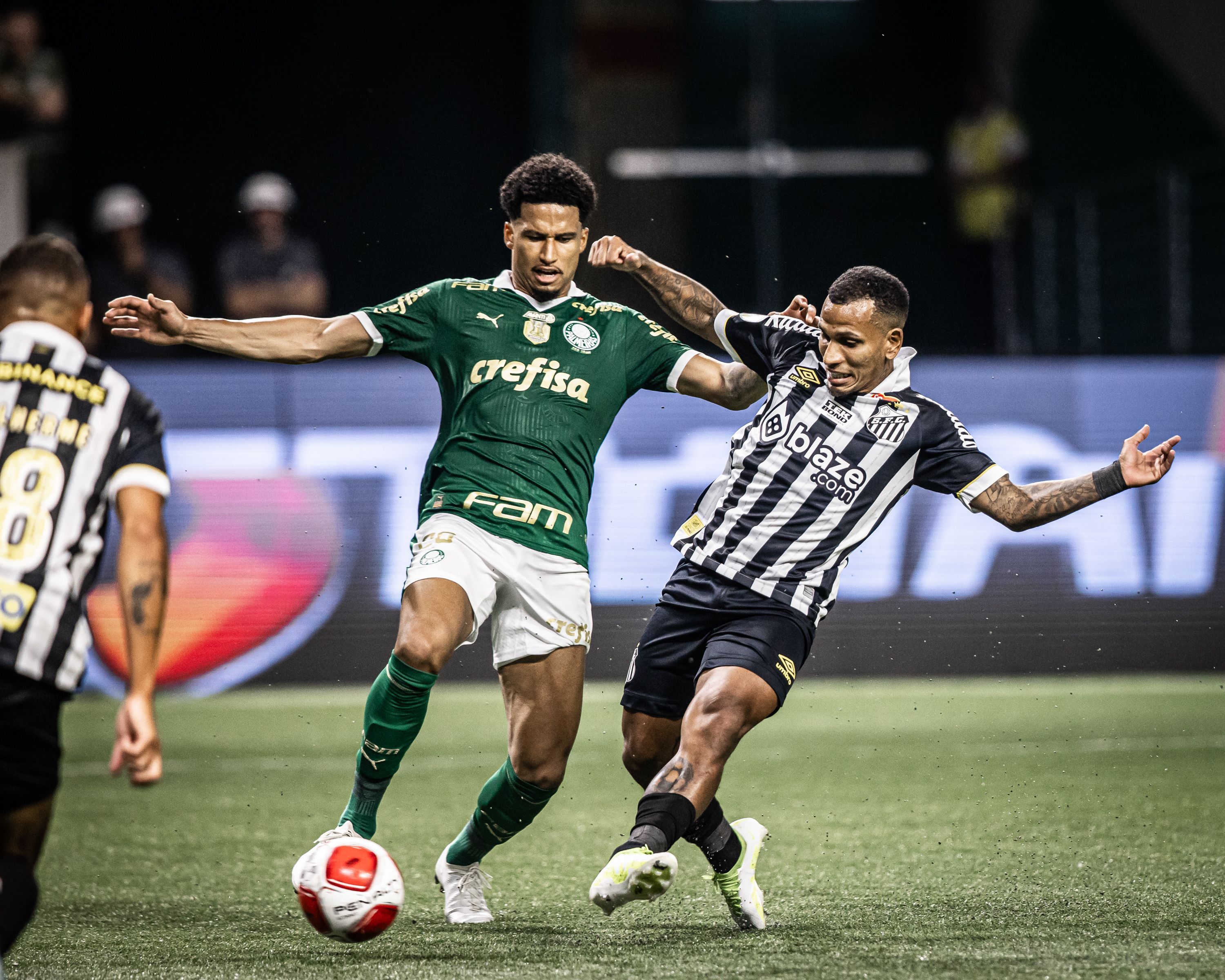 Na Vila Belmiro, Santos e Palmeiras abrem finais do Campeonato Paulista