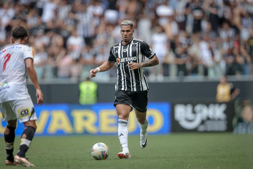 Atlético: artilheiro da Arena MRV, Paulinho tenta quebrar jejum no estádio