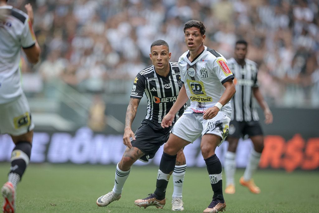 Ídolo do Atlético, Arana alcança marca de 300 jogos na carreira