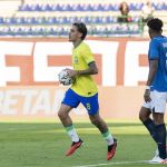 Volante vendido pelo Vasco à Ucrânia é cortado da Seleção que disputa Pré-Olímpico