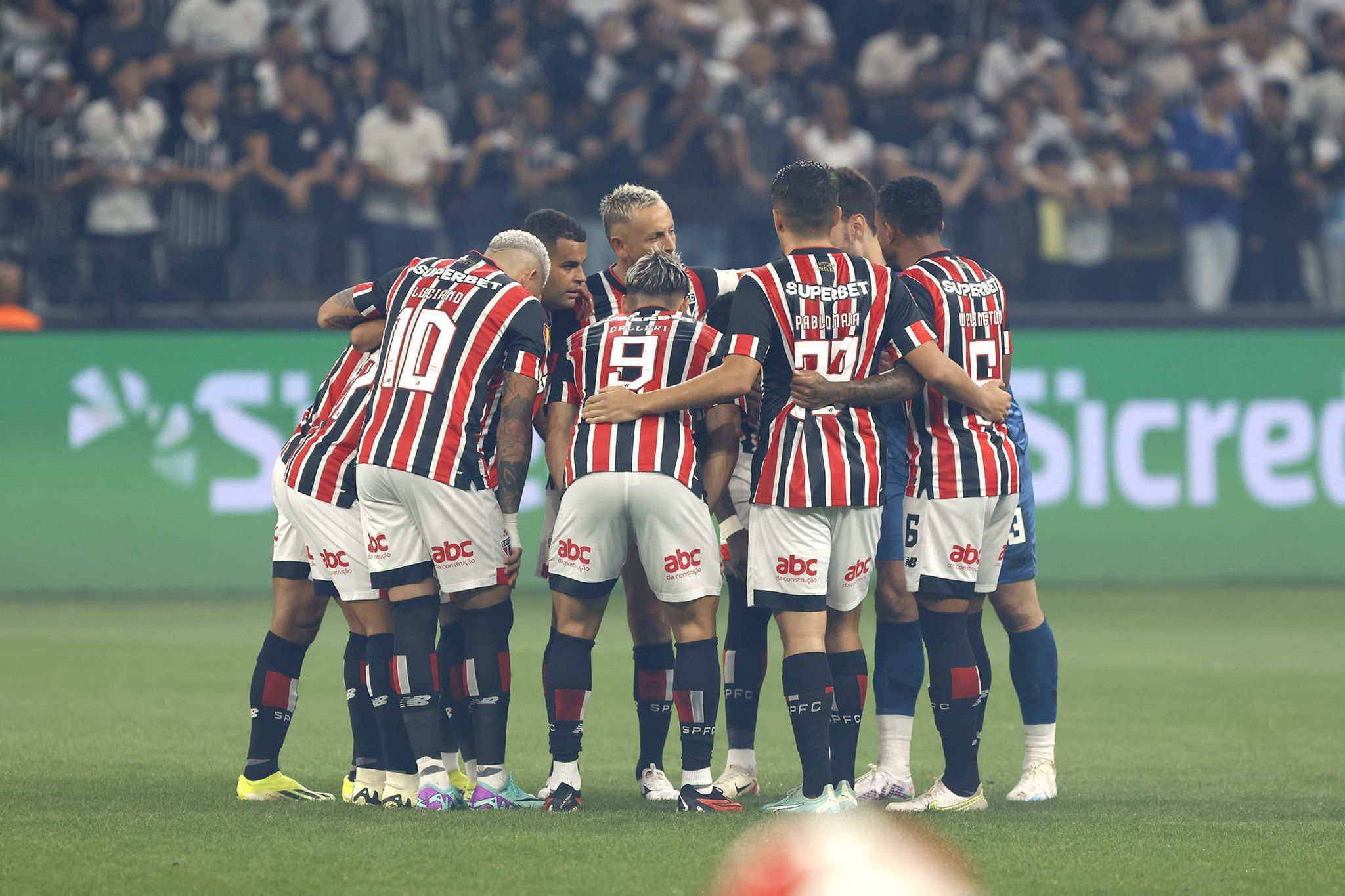 São Paulo cria chances e converte em gol metade das finalizações certas; veja números