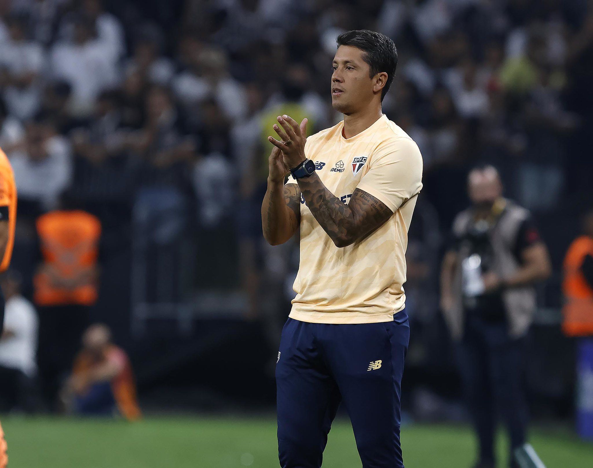 Carpini admite cobrança por fim de tabu no São Paulo e mira decisão da Supercopa