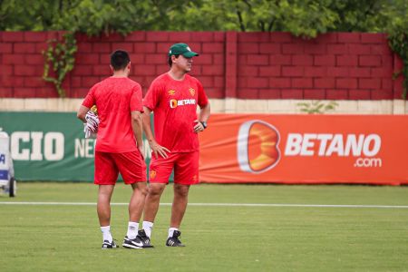 Fernando Diniz e comissão técnica
