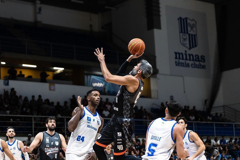 Como técnico do Minas e André Góes, da Unifacisa, reagiram ao resultado da semi do Super 8