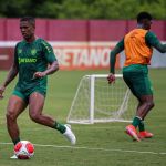 Douglas Costa é regularizado e já pode estrear com a camisa do Fluminense