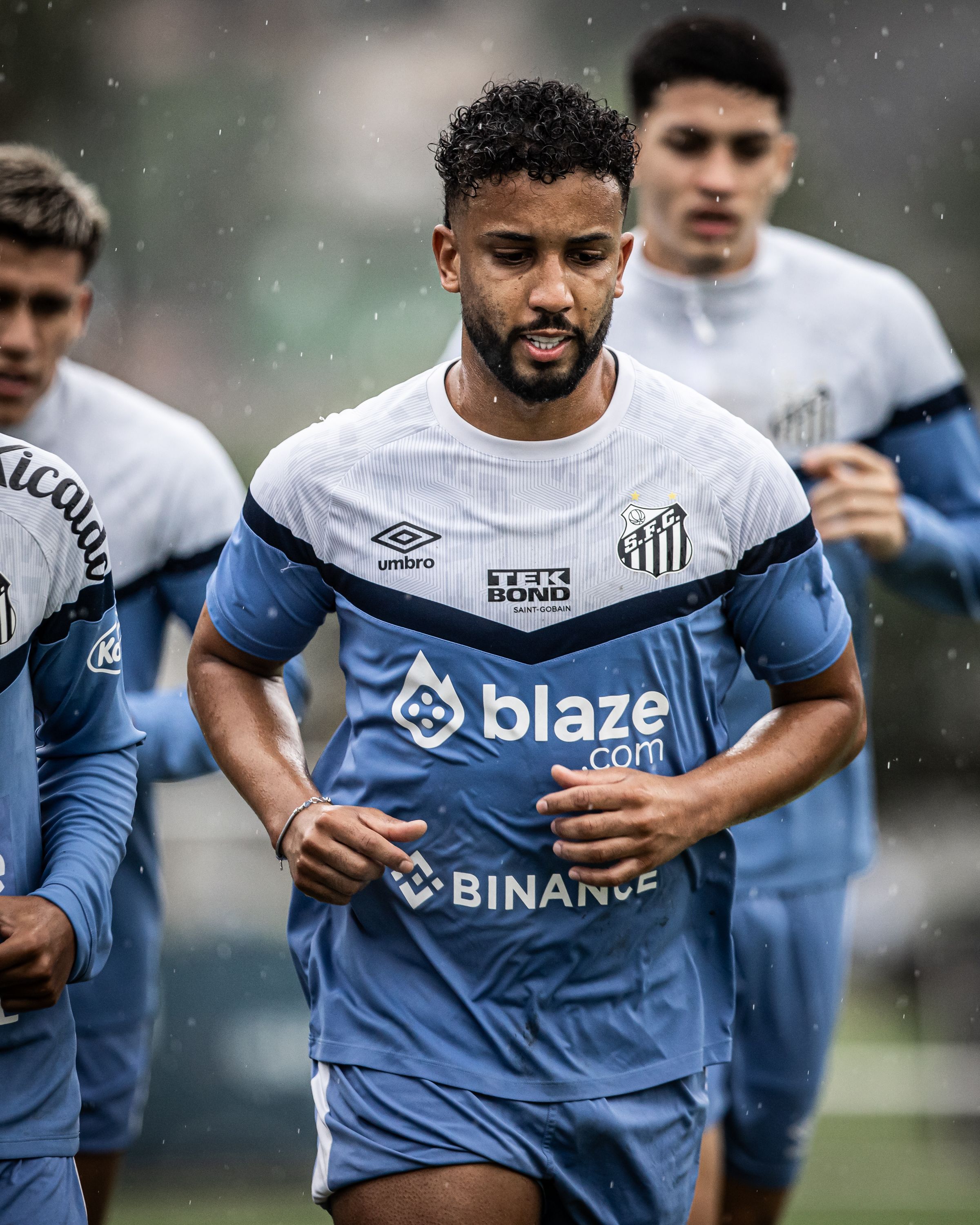Santos anuncia devolução do lateral-esquerdo Jorge ao Palmeiras