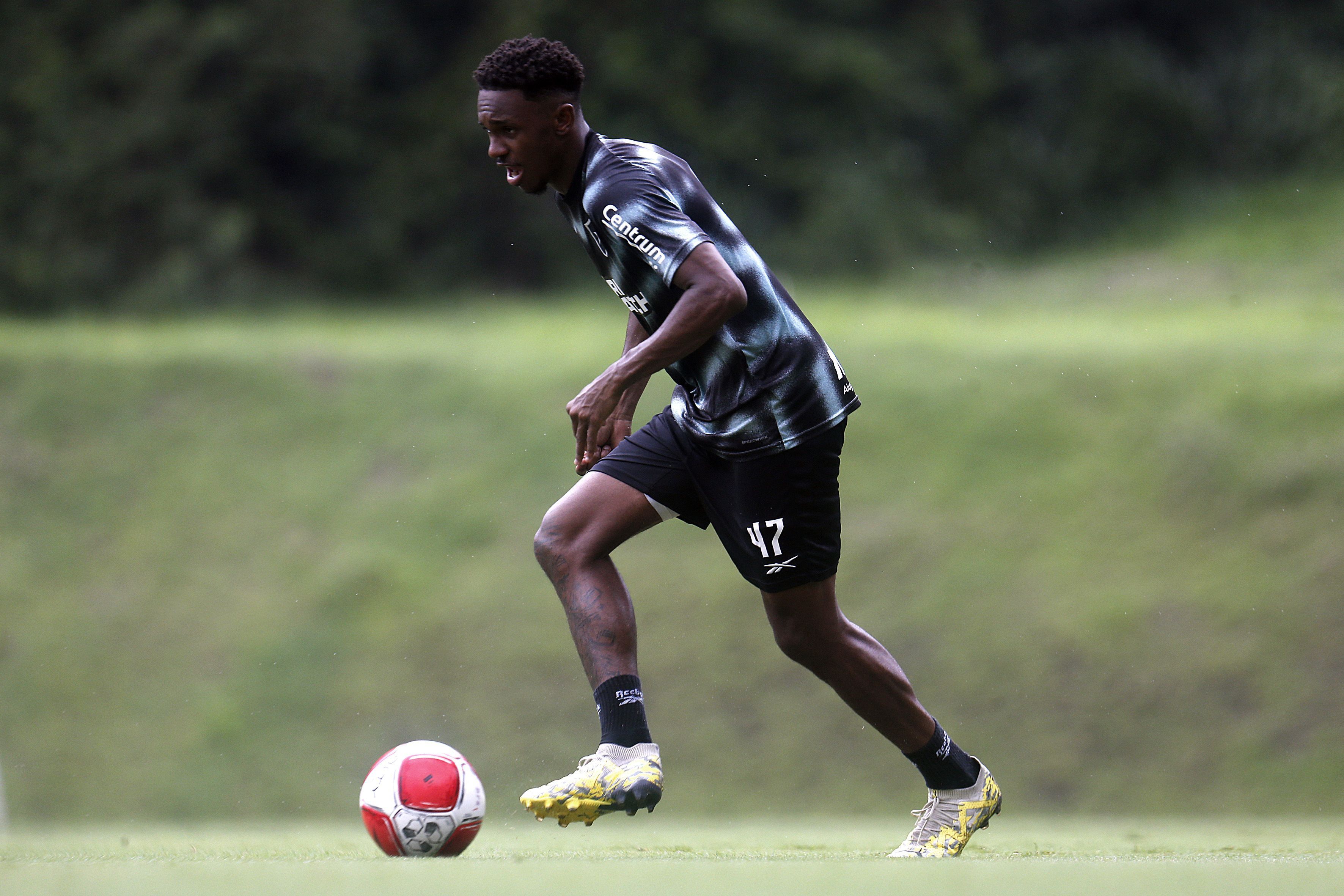 Botafogo informa prazo para retornos de Jeffinho e John, baixas na Libertadores