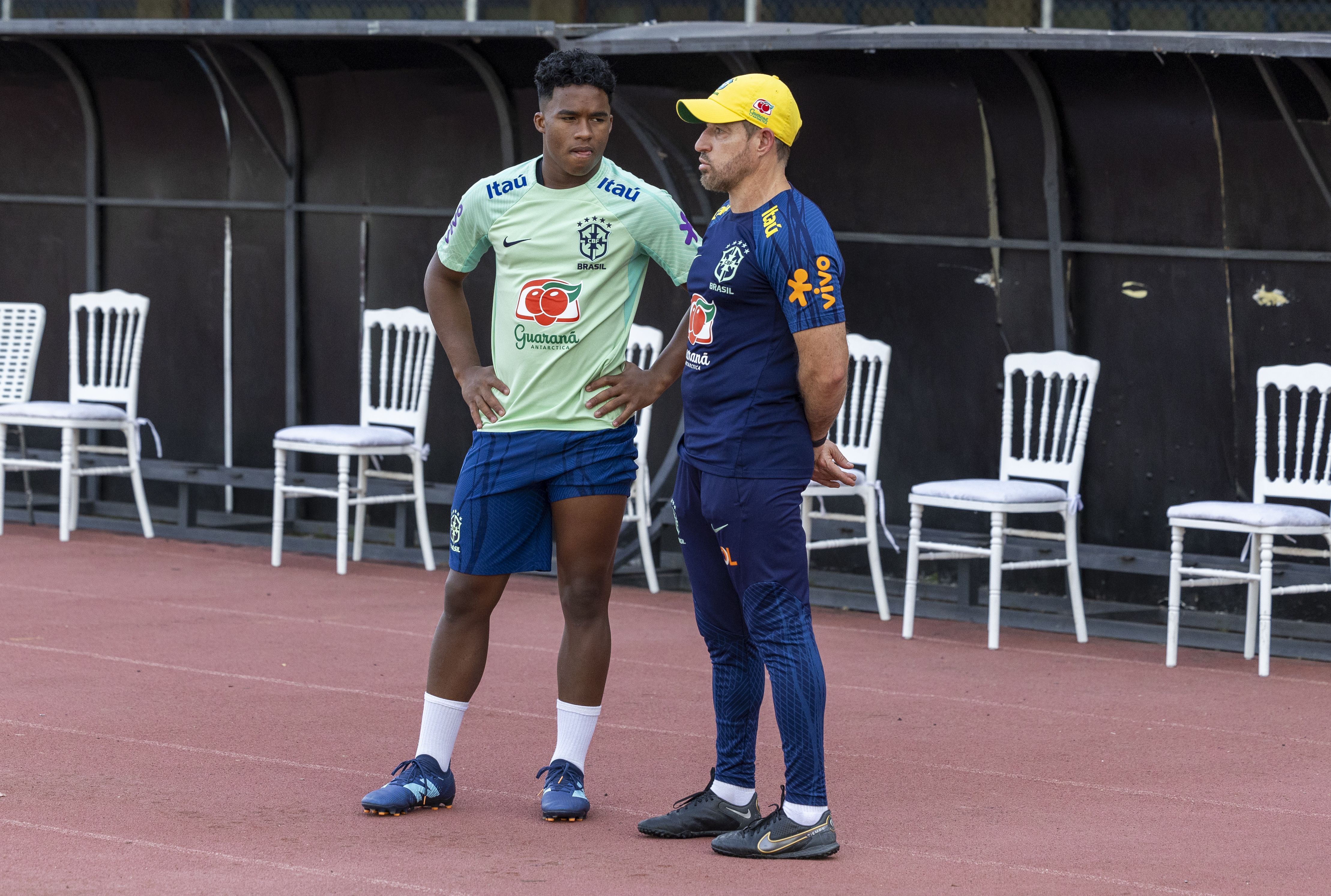 Seleção enfrenta a Venezuela para manter vivo o sonho de ida a Paris-2024