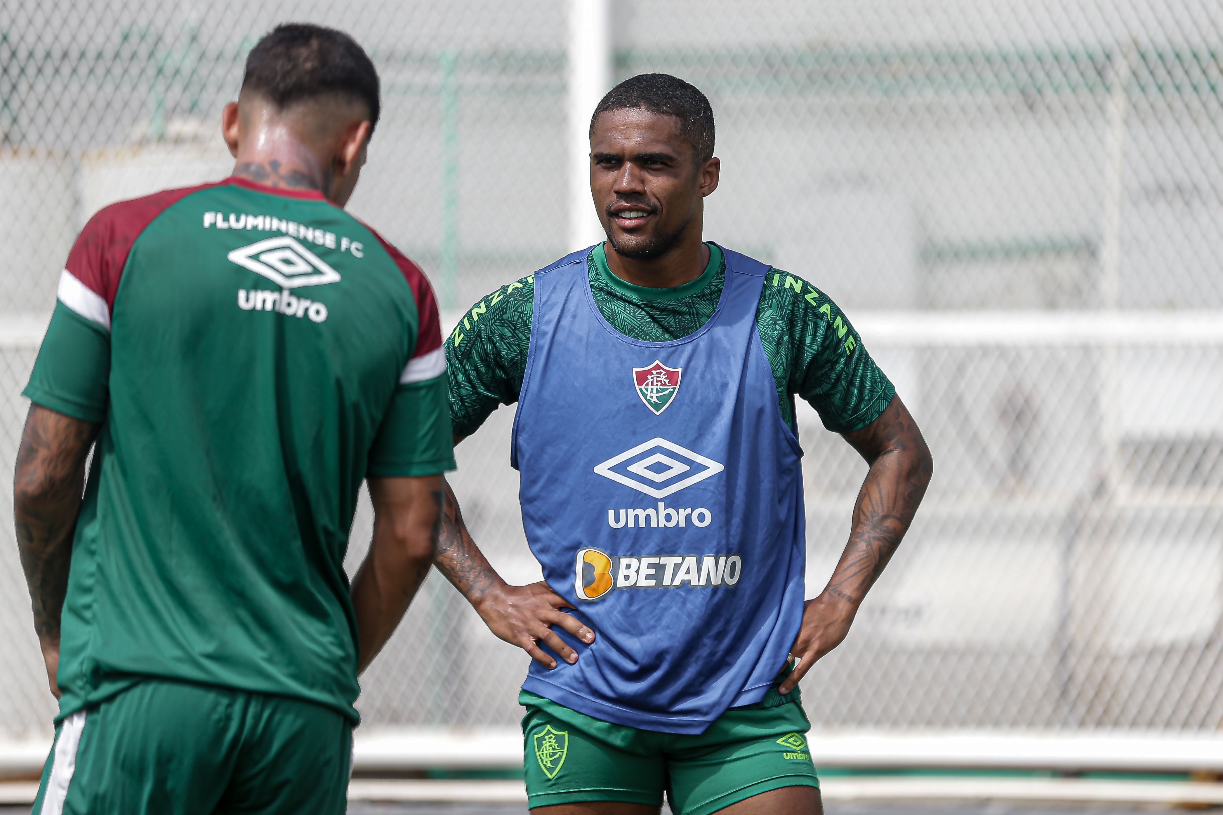 Ex-Fluminense e Grêmio, Douglas Costa acerta com clube da Oceania