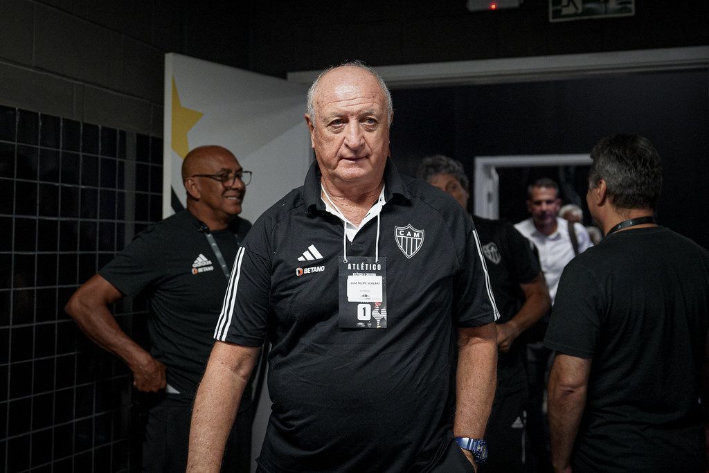 Felipão 'entrega' prazo de recuperação de Lemos e Zaracho no Atlético