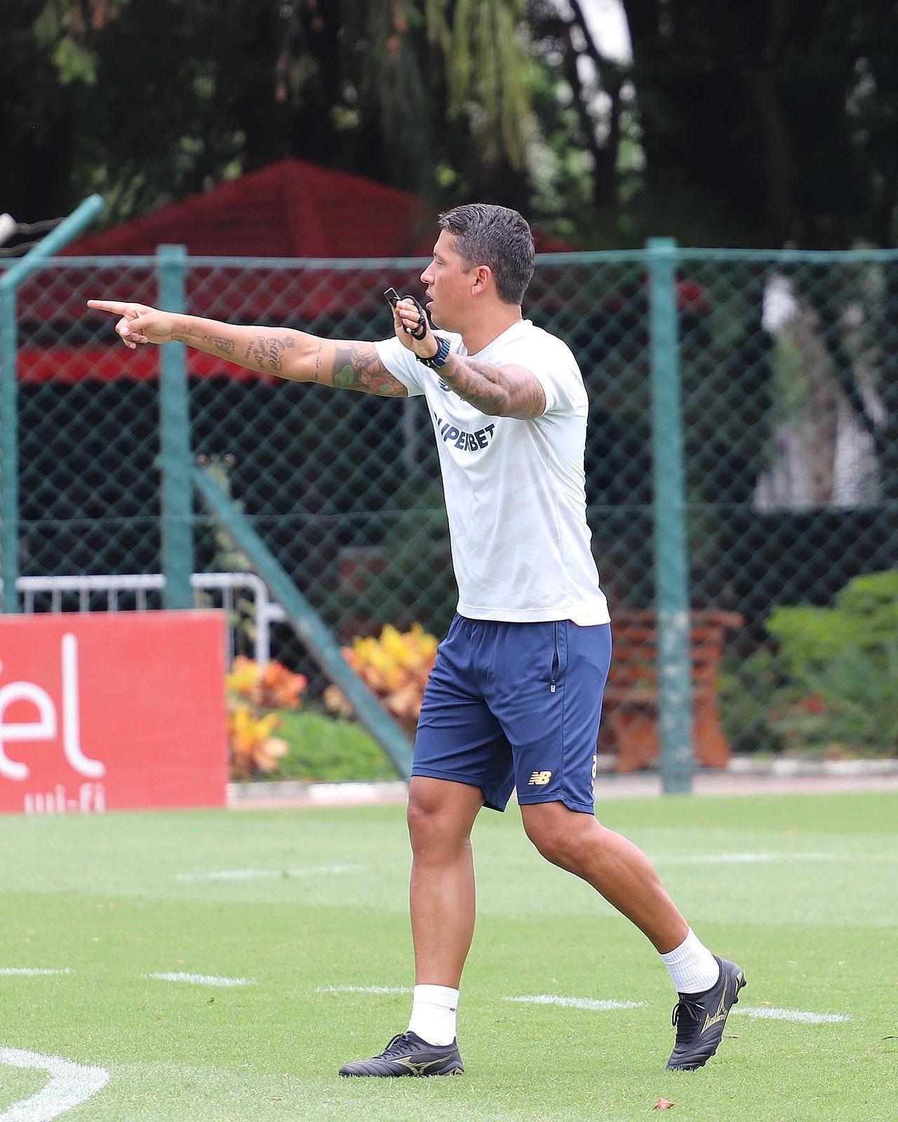 Em ‘outra prateleira’, Thiago Carpini reencontra Água Santa pelo São Paulo