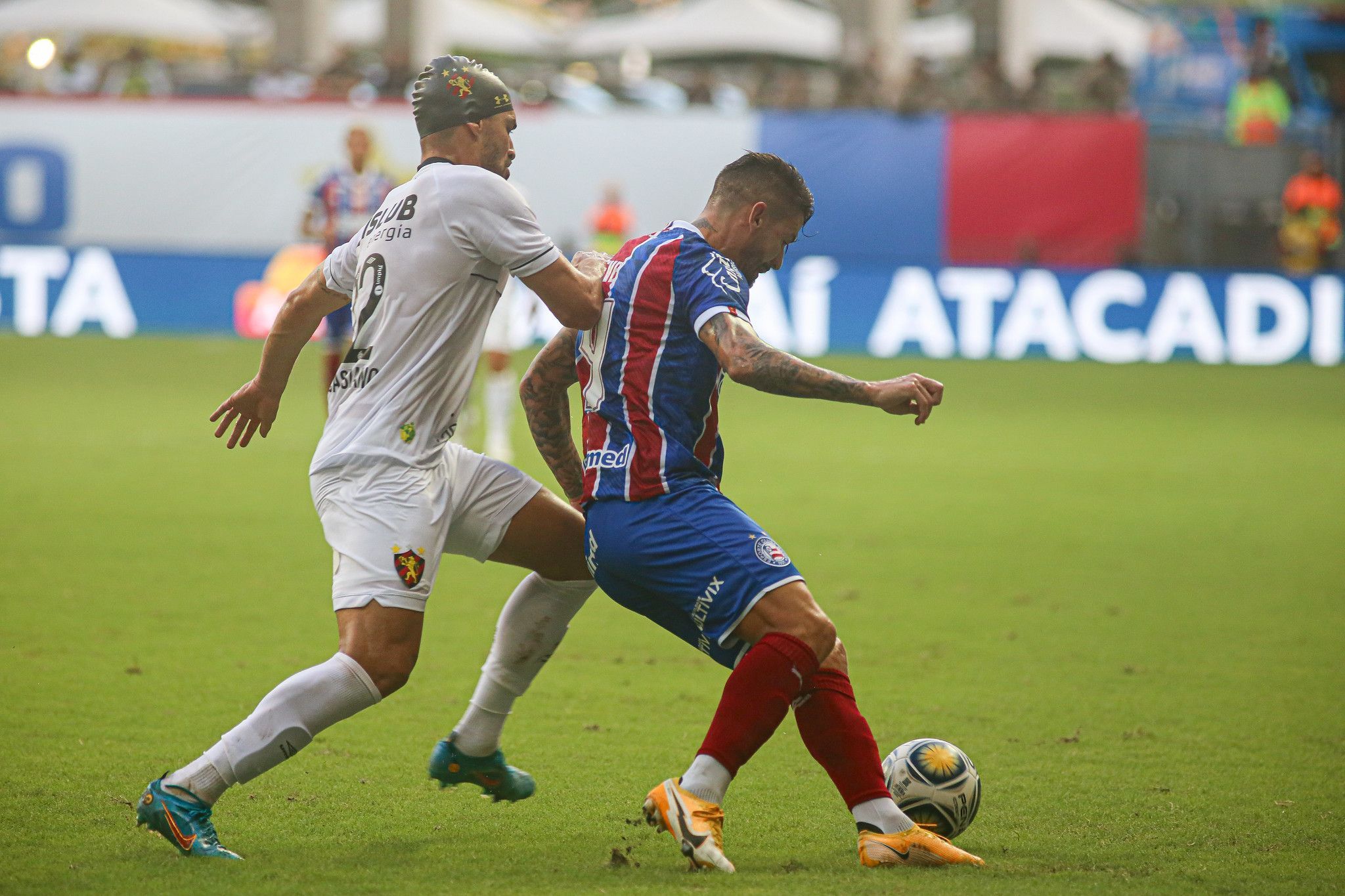 Sport vai ao STJD após zagueiro levar cabeçada de jogador do Bahia; veja vídeo
