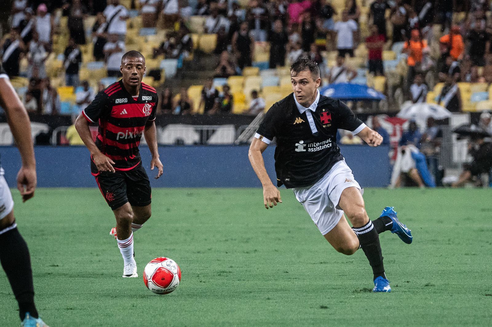 Vasco e Flamengo empatam no primeiro clássico do Campeonato Carioca